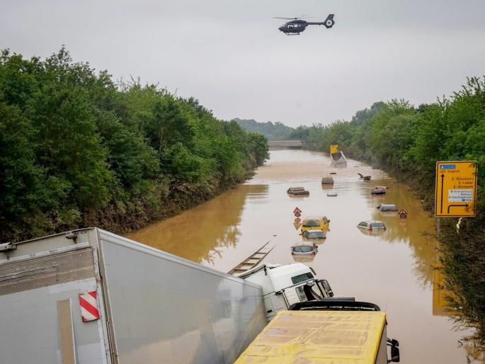 heavy rain and floods killed 125 people germany and belgium | युरोपमध्ये मुसळधार; पुरामुळे १२५ जणांचा मृत्यू heavy rain and floods killed 125 people germany and belgium | युरोपमध्ये मुसळधार; पुरामुळे १२५ जणांचा मृत्यू