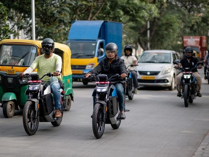 Ev 2 wheeler Sale in July 2025: Ola's blushes are starting to fade! Even if you bring an electric motorcycle, you won't find buyers, if you look at the July sales... | ओलाची लाली उतरू लागली! ईलेक्ट्रीक मोटरसायकल आणली तरी खरेदीदार मिळेनात, जुलैची विक्री पहाल तर...