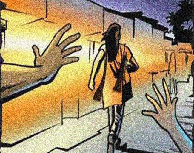 Eve teasing: Cost price to youth | मजनुगिरी करणे महागात पडले