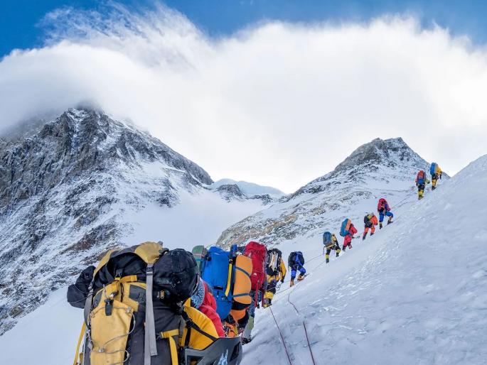 The height of Everest is increasing every year because.. | एव्हरेस्टची उंची दरवर्षी वाढतेच आहे, कारण.. The height of Everest is increasing every year because.. | एव्हरेस्टची उंची दरवर्षी वाढतेच आहे, कारण..