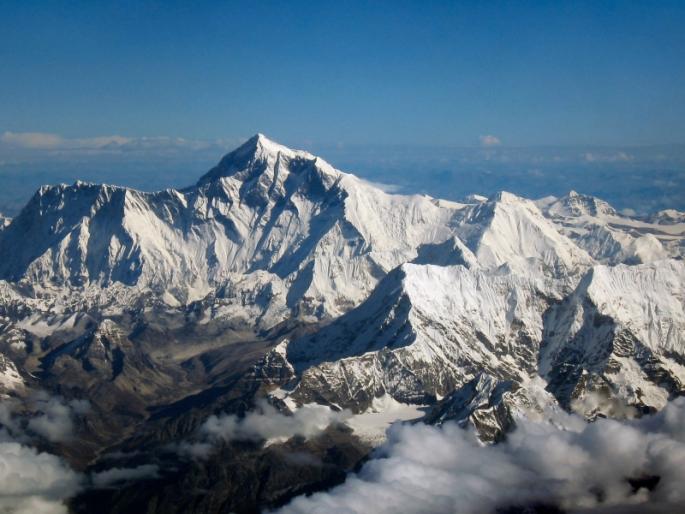 Everest paused due to Dokalm | एव्हरेस्टची फेरमोजणी ‘डोकलाम’मुळे रखडली Everest paused due to Dokalm | एव्हरेस्टची फेरमोजणी ‘डोकलाम’मुळे रखडली