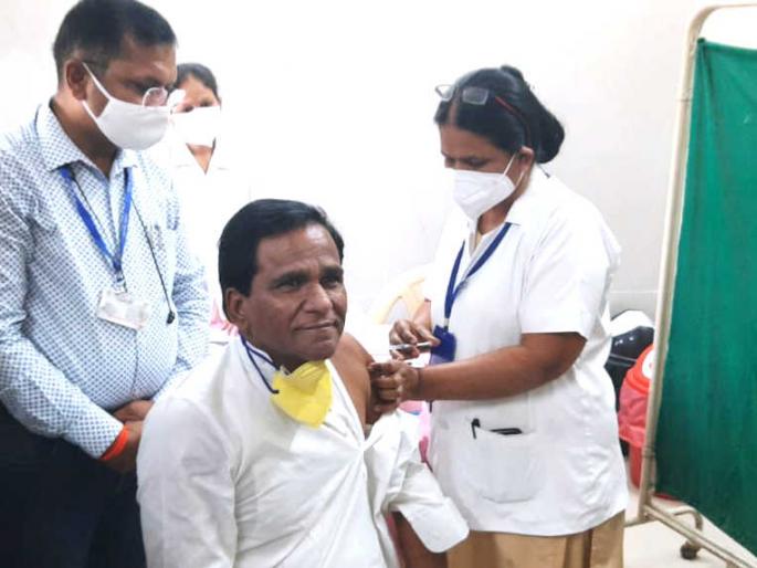Raosaheb Danve appeals to the citizens to wear mask even after getting corona vaccine | कोरोनाची लस घेतली तरी मास्क लावा, रावसाहेब दानवेंचं नागरिकांना आवाहन Raosaheb Danve appeals to the citizens to wear mask even after getting corona vaccine | कोरोनाची लस घेतली तरी मास्क लावा, रावसाहेब दानवेंचं नागरिकांना आवाहन