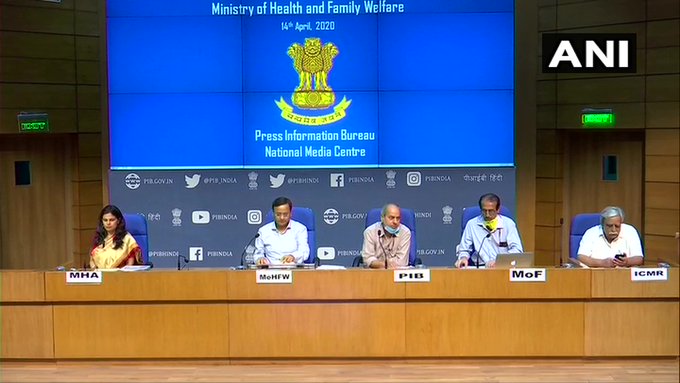 Coronavirus: Center Announces Free 5 Kg Food Grains Till Nex 3 Months To 80 Crore Poor People pnm | Coronavirus: लॉकडाऊनचा दुसरा टप्पा सुरु; केंद्र सरकारने गरीबांसाठी बनवला ३ महिन्याचा मेगा प्लॅन!