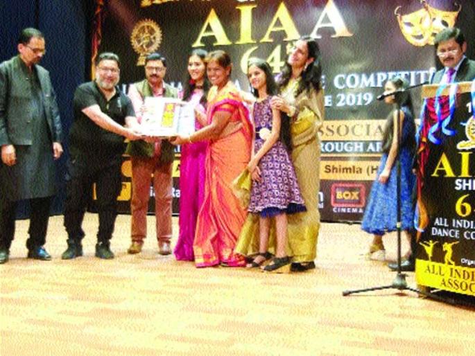 Shooting shooting 'at the Shimla Festival | शिमला महोत्सवात ‘शूटिंग शूटिंग’ने मारली बाजी Shooting shooting 'at the Shimla Festival | शिमला महोत्सवात ‘शूटिंग शूटिंग’ने मारली बाजी