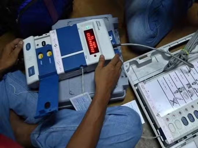 800 new warehouses needed for EVMs, state governments will have to bear the cost | ईव्हीएमसाठी हवीत ८०० नवी गोदामे, राज्य सरकारांना खर्च उचलावा लागणार