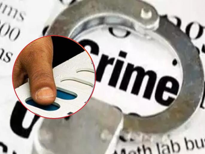 Video of voting goes viral; Offense against one in Parbhani | मतदान केल्याचा व्हिडिओ व्हायरल; परभणीत एकाविरुद्ध गुन्हा Video of voting goes viral; Offense against one in Parbhani | मतदान केल्याचा व्हिडिओ व्हायरल; परभणीत एकाविरुद्ध गुन्हा