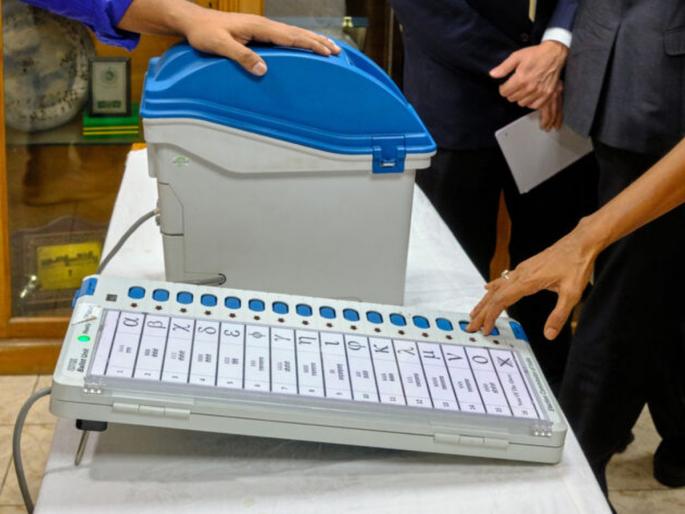 One and a half years are needed for 'one Nation, one election' | ‘एक देश, एक निवडणूक’ घेण्यासाठी हवे दीड वर्ष, आवश्यक सामुग्रीसाठी लागणार १५ हजार कोटी रुपये One and a half years are needed for 'one Nation, one election' | ‘एक देश, एक निवडणूक’ घेण्यासाठी हवे दीड वर्ष, आवश्यक सामुग्रीसाठी लागणार १५ हजार कोटी रुपये