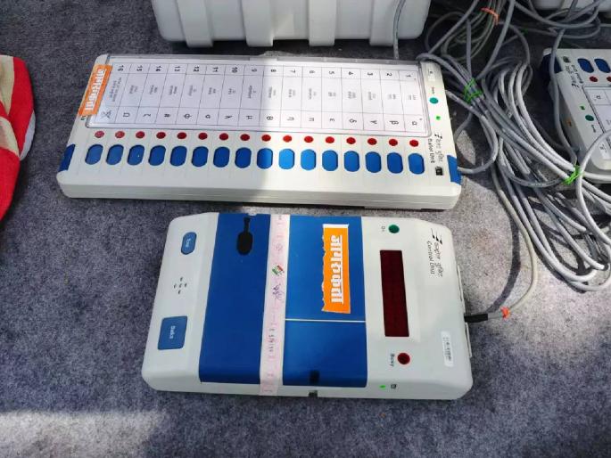 Case filed against Syed Shuja who claimed EVM hacking Leaders were lured to win the election | ईव्हीएम हॅकिंगचा दावा करणाऱ्या सय्यद शुजाविरुद्ध गुन्हा दाखल; निवडणूक जिंकून देण्याचे नेत्यांना दाखविले होते आमिष Case filed against Syed Shuja who claimed EVM hacking Leaders were lured to win the election | ईव्हीएम हॅकिंगचा दावा करणाऱ्या सय्यद शुजाविरुद्ध गुन्हा दाखल; निवडणूक जिंकून देण्याचे नेत्यांना दाखविले होते आमिष