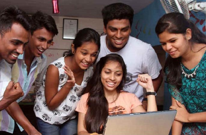 Girls' 12th round in Meera Bhayander | मीरा भाईंदर मध्ये मुलींची १२ वीत बाजी  Girls' 12th round in Meera Bhayander | मीरा भाईंदर मध्ये मुलींची १२ वीत बाजी