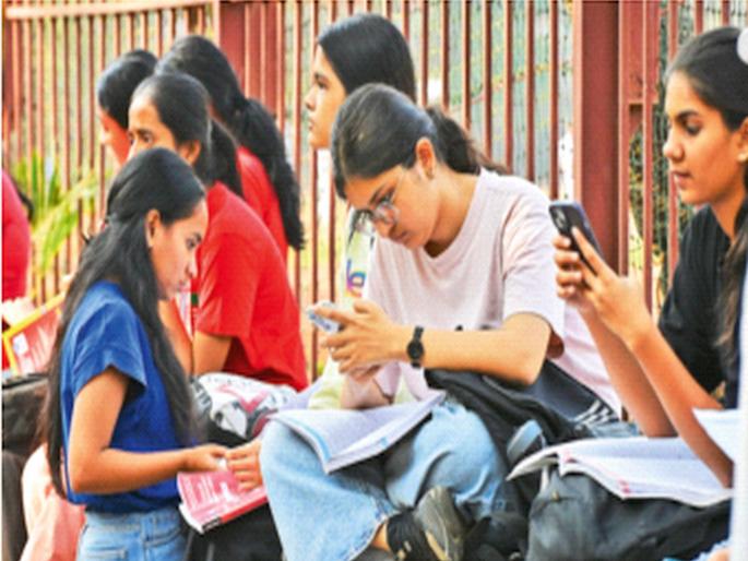 Mumbai University postpones exams; decision due to CET of various courses | मुंबई विद्यापीठाने परीक्षा पुढे ढकलल्या; विविध अभ्यासक्रमांच्या सीईटींमुळे निर्णय  Mumbai University postpones exams; decision due to CET of various courses | मुंबई विद्यापीठाने परीक्षा पुढे ढकलल्या; विविध अभ्यासक्रमांच्या सीईटींमुळे निर्णय