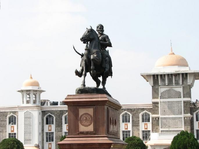 Bharari team of Shivaji University attached the note in English to the answer sheet of Hindi subject and took action to find the copy | कॉपी इंग्रजीत, कारवाई हिंदीच्या विद्यार्थ्यांवर; शिवाजी विद्यापीठाच्या भरारी पथकाची अजब कारवाई Bharari team of Shivaji University attached the note in English to the answer sheet of Hindi subject and took action to find the copy | कॉपी इंग्रजीत, कारवाई हिंदीच्या विद्यार्थ्यांवर; शिवाजी विद्यापीठाच्या भरारी पथकाची अजब कारवाई