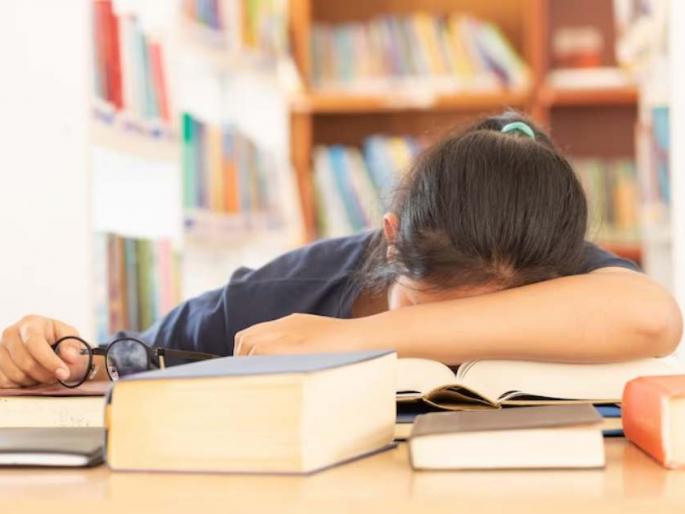 B.Ed students roaming around wasting time at exam center as wrong information provided from portal | बीएड विद्यार्थ्यांची परीक्षा केंद्रावर ‘वणवण’, पोर्टलवरून चुकीची माहिती B.Ed students roaming around wasting time at exam center as wrong information provided from portal | बीएड विद्यार्थ्यांची परीक्षा केंद्रावर ‘वणवण’, पोर्टलवरून चुकीची माहिती