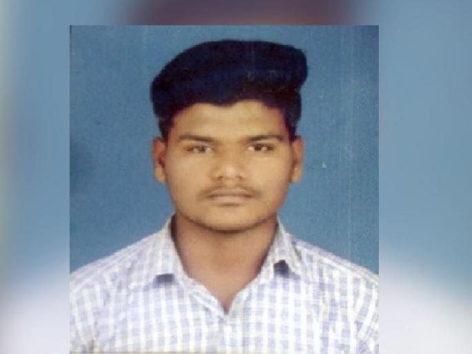 Father's dead body at home, son at center for 12th examination paper | वडिलाचा मृतदेह घरात, मुलगा बारावीच्या परीक्षेला केंद्रात; पेपर सोडवून आल्यावर अंत्यसंस्कार Father's dead body at home, son at center for 12th examination paper | वडिलाचा मृतदेह घरात, मुलगा बारावीच्या परीक्षेला केंद्रात; पेपर सोडवून आल्यावर अंत्यसंस्कार