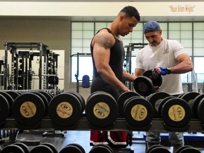 Your fitness trainer can be half-skilled! | तुमचा फिटनेस ट्रेनर असू शकतो अर्ध्या हळकुंडानं पिवळा झालेला!