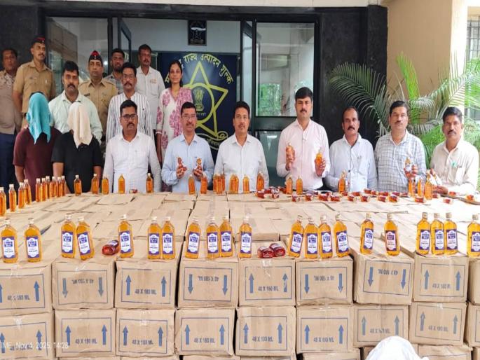 Two arrested from Thane for smuggling fake foreign liquor made in Goa, Excise Department takes action in Uttara Shiv area | गोवा निर्मित बनावट विदेशी मद्याची तस्करी करणाऱ्या दाेघांना ठाण्यातून अटक, उत्पादन शुल्क विभागाची उत्तरशीव भागात कारवाई Two arrested from Thane for smuggling fake foreign liquor made in Goa, Excise Department takes action in Uttara Shiv area | गोवा निर्मित बनावट विदेशी मद्याची तस्करी करणाऱ्या दाेघांना ठाण्यातून अटक, उत्पादन शुल्क विभागाची उत्तरशीव भागात कारवाई