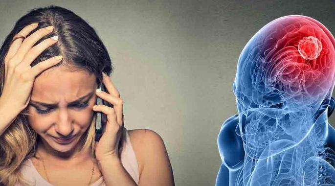 Mental illness is detected due to overuse of mobile | मोबाईलच्या अतिवापरामुळे मानसिक आजाराचा विळखा