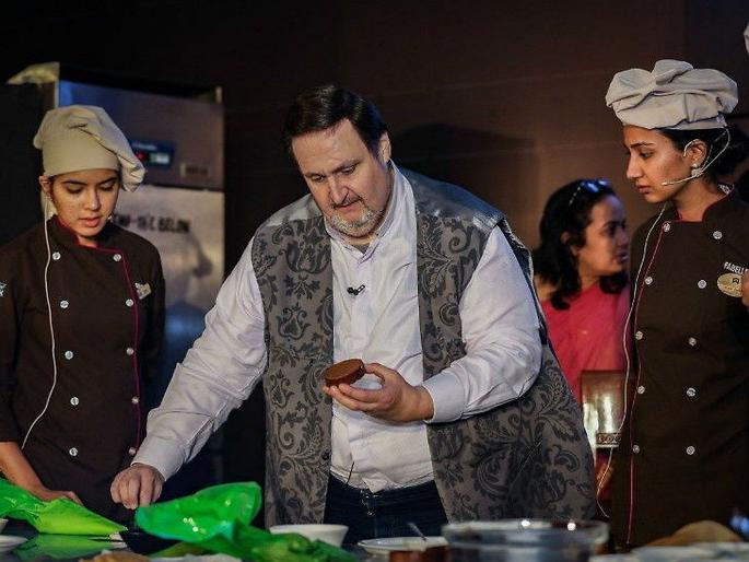 ITC launches worlds most expensive Chocolate Fabelle trinity truffles extraordinaire | बाप रे बाप! जगातलं सर्वात महागडं चॉकलेट भारतात केलं तयार, किंमत वाचून डोळे फिरतील! ITC launches worlds most expensive Chocolate Fabelle trinity truffles extraordinaire | बाप रे बाप! जगातलं सर्वात महागडं चॉकलेट भारतात केलं तयार, किंमत वाचून डोळे फिरतील!