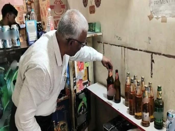 Health deteriorated after drinking beer past its expiration date | 'एक्सपायरी डेट' गेलेल्या बीअरने तब्येत बिघडली Health deteriorated after drinking beer past its expiration date | 'एक्सपायरी डेट' गेलेल्या बीअरने तब्येत बिघडली
