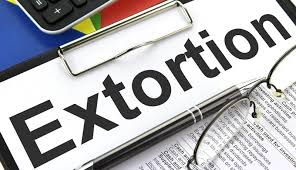 Complaint of ransom against two police officers | दोन पोलीस अधिकाऱ्यांविरोधात खंडणीची तक्रार Complaint of ransom against two police officers | दोन पोलीस अधिकाऱ्यांविरोधात खंडणीची तक्रार