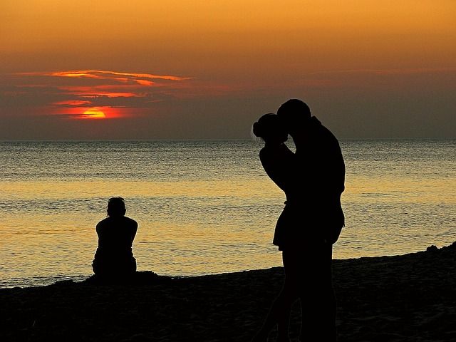 Jharkhand : Giridih sister in law fall in love with brother in law | दिराच्या प्रेमात पडली दोन लेकरांची आई असलेली वहिनी, महिलेचा पती निघाला तिच्या एक पाउल पुढे... Jharkhand : Giridih sister in law fall in love with brother in law | दिराच्या प्रेमात पडली दोन लेकरांची आई असलेली वहिनी, महिलेचा पती निघाला तिच्या एक पाउल पुढे...