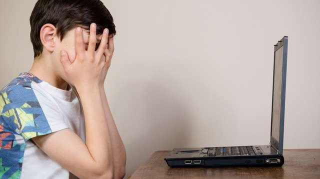 Dangerous! 20% increase of eye disease in child during corona lockdown | धोकादायक ! कोरोना लॉकडाऊन काळात लहान मुलांच्या नेत्रविकारांमध्ये २० टक्क्यांनी वाढ 