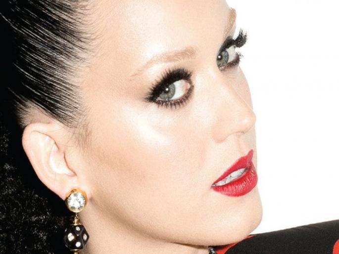 Behind the unseen eyebrows of American singer Katy Perry is an existing but unknown bleach eyebrow trend. | अमेरिकन गायिका केटी पेरीच्या न दिसणाऱ्या भुवया ! ब्लिच आयब्रोज नावाचा वेगळाच ट्रेण्ड