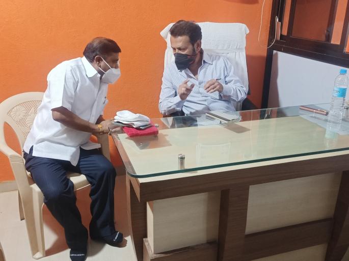 Sanjay GaikwadL "If you have the courage, stop me"; Attack on BJP MLA Sanjay Kute Car at Buldhana | “हिंमत असेल तर मला अडवून दाखवा”; भाजपा आमदाराच्या गाडीवर हल्ला, बुलडाण्यात वातावरण चिघळलं Sanjay GaikwadL "If you have the courage, stop me"; Attack on BJP MLA Sanjay Kute Car at Buldhana | “हिंमत असेल तर मला अडवून दाखवा”; भाजपा आमदाराच्या गाडीवर हल्ला, बुलडाण्यात वातावरण चिघळलं