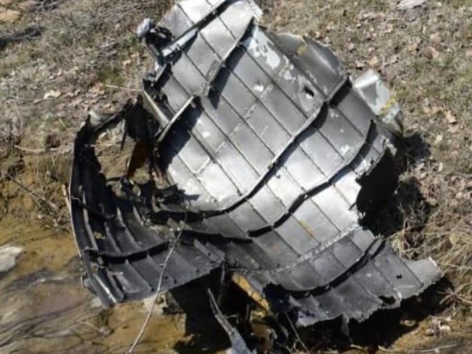 Pakistani people killed their own pilot | भारतीय समजून पाकिस्तानी जनतेने आपल्याच वैमानिकाला ठार मारले