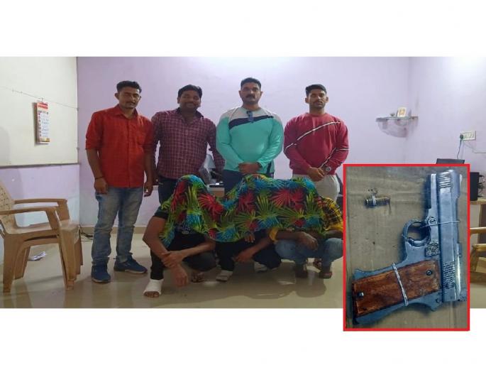 three criminals arrested with gun and live cartridges in the bag | पुसदमध्ये बंदुक व जिवंत काडतुसासह तिघे पोलिसांच्या जाळ्यात three criminals arrested with gun and live cartridges in the bag | पुसदमध्ये बंदुक व जिवंत काडतुसासह तिघे पोलिसांच्या जाळ्यात