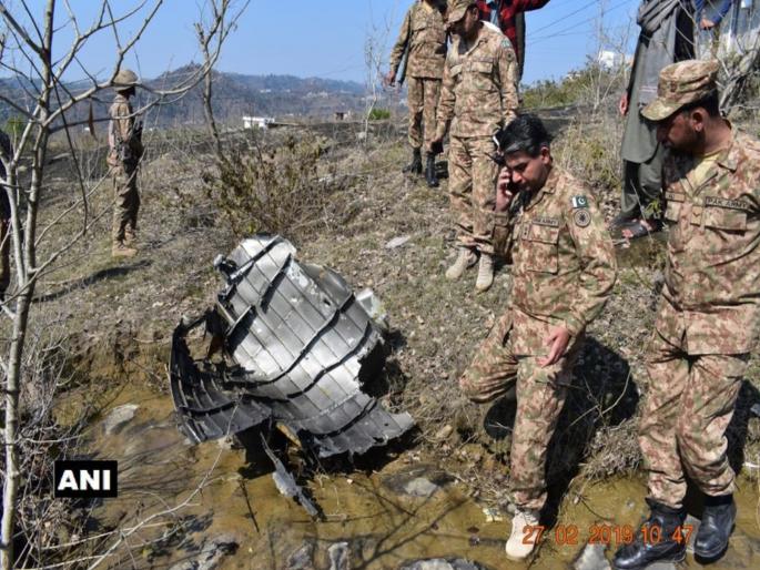 f16 plane scrap found in pakistan owned kashmir | पाकिस्तानच्या एफ-16 लढाऊ विमानाचे अवशेष सापडले