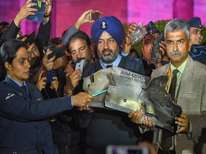 America wants to increase Pakistan's power against India; That's why the sell F-16 | भारताविरोधात पाकिस्तानची ताकद वाढवायची होती; म्हणूनच अमेरिकेने दिले F-16 America wants to increase Pakistan's power against India; That's why the sell F-16 | भारताविरोधात पाकिस्तानची ताकद वाढवायची होती; म्हणूनच अमेरिकेने दिले F-16