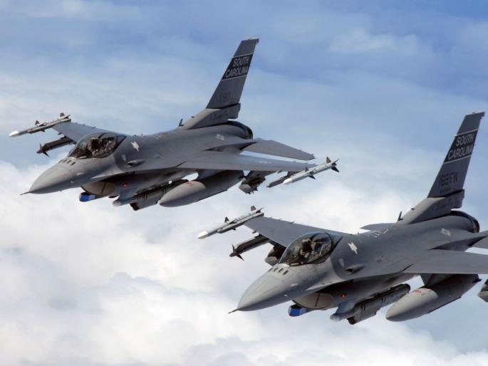 russians offer bounty for us f16 falcons fighter jets downed in ukraine | "अमेरिकन फायटर जेट पाडा, १.४१ कोटींचं बक्षीस मिळवा"; रशियाची सैनिकांना मोठी ऑफर russians offer bounty for us f16 falcons fighter jets downed in ukraine | "अमेरिकन फायटर जेट पाडा, १.४१ कोटींचं बक्षीस मिळवा"; रशियाची सैनिकांना मोठी ऑफर