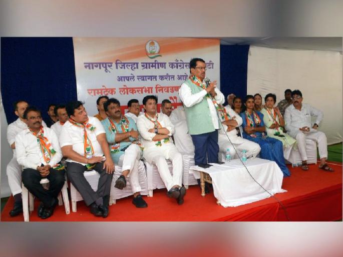 Nitin Raut-Satish Chaturvedi turned their backs on the very first meeting of Vijay Wadettiwar amid lok sabha election preparatory meet | विजय वडेट्टीवार यांच्या पहिल्याच बैठकीकडे राऊत-चतुर्वेदी यांनी फिरविली पाठ Nitin Raut-Satish Chaturvedi turned their backs on the very first meeting of Vijay Wadettiwar amid lok sabha election preparatory meet | विजय वडेट्टीवार यांच्या पहिल्याच बैठकीकडे राऊत-चतुर्वेदी यांनी फिरविली पाठ