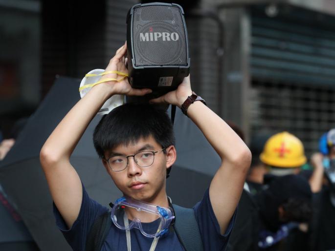 The Leader Of Hong Kong Portesters leaned heavily on China | मूर्ती लहान, पण...; चीनच्या नाकी नऊ आणणारा २३ वर्षांचा धडाकेबाज वीर! The Leader Of Hong Kong Portesters leaned heavily on China | मूर्ती लहान, पण...; चीनच्या नाकी नऊ आणणारा २३ वर्षांचा धडाकेबाज वीर!