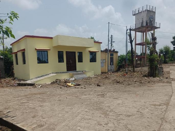 Village goon 'Akash' was crushed by the villagers crowd, the massacre at Selu Murpad stirred up excitement. | गावगुंड ‘आकाश’ला गावकऱ्यांच्या जमावानेच ठेचले, सेलू मुरपाड येथील हत्याकांडाने खळबळ Village goon 'Akash' was crushed by the villagers crowd, the massacre at Selu Murpad stirred up excitement. | गावगुंड ‘आकाश’ला गावकऱ्यांच्या जमावानेच ठेचले, सेलू मुरपाड येथील हत्याकांडाने खळबळ