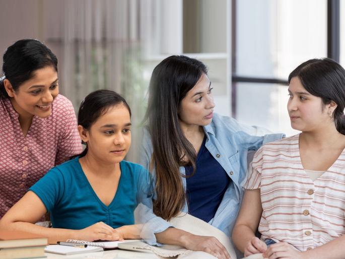 Adolescent Physical Changes in Body Parenting Tips : Children come of age - how to deal with physical changes? Read expert advice... | मुलं वयात आली-शारीरिक बदल होऊ लागले तर कसं डील करायचं? वाचा तज्ज्ञांचा मोलाचा सल्ला...
