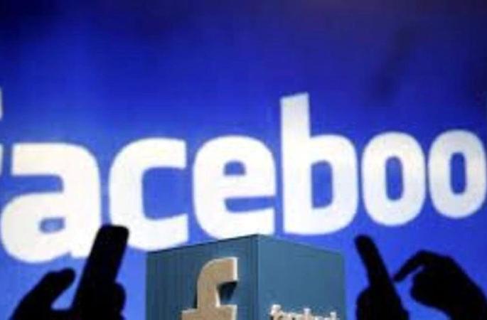 Facebook Friendship has ruined the girl's life | फेसबुक फ्रेंडशीपने केले विद्यार्थिनीचे आयुष्य उद्ध्वस्त