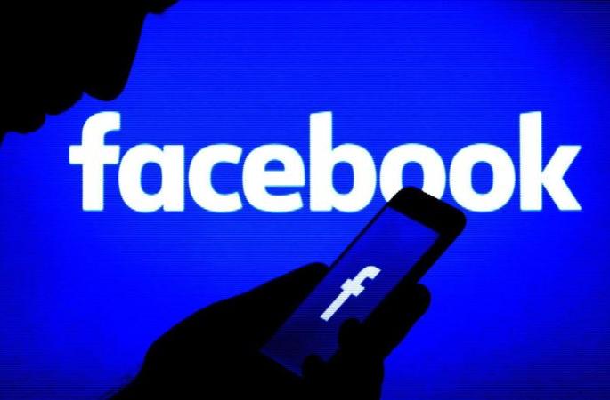 Facebook controversy on the streets in Nagpur | नागपुरात फेसबुकवरचा वाद रस्त्यावर Facebook controversy on the streets in Nagpur | नागपुरात फेसबुकवरचा वाद रस्त्यावर