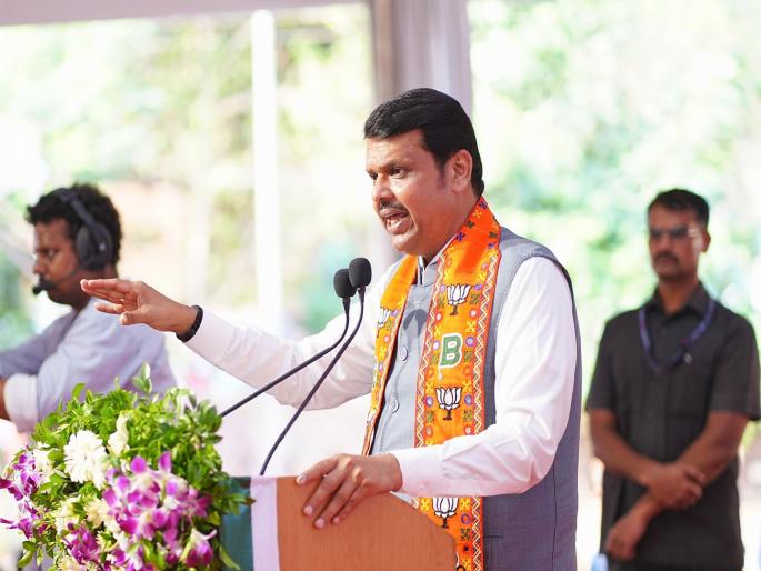 Loksabha Election 2024 - We have to reserve some seats for women on stage; Devendra Fadnavis' googly in Pen meeting | स्टेजवर आपल्याला काही जागा महिलांसाठी ठेवाव्या लागतील; देवेंद्र फडणवीसांची पेणच्या सभेत गुगली Loksabha Election 2024 - We have to reserve some seats for women on stage; Devendra Fadnavis' googly in Pen meeting | स्टेजवर आपल्याला काही जागा महिलांसाठी ठेवाव्या लागतील; देवेंद्र फडणवीसांची पेणच्या सभेत गुगली