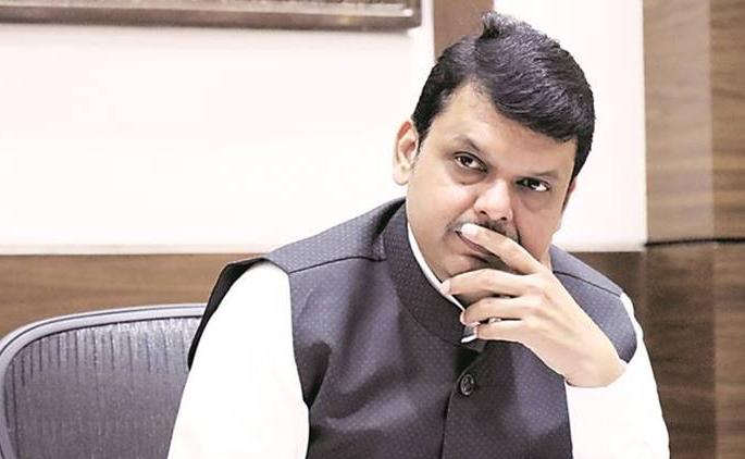  Koregaon-Bhima: Attempt to Chief Minister's Cause for Demand of Bhide-Ekbot | कोरेगाव-भीमा : भिडे-एकबोटेंच्या अटकेच्या मागणीसाठी मुख्यमंत्र्यांचा ताफा अडविण्याचा प्रयत्न