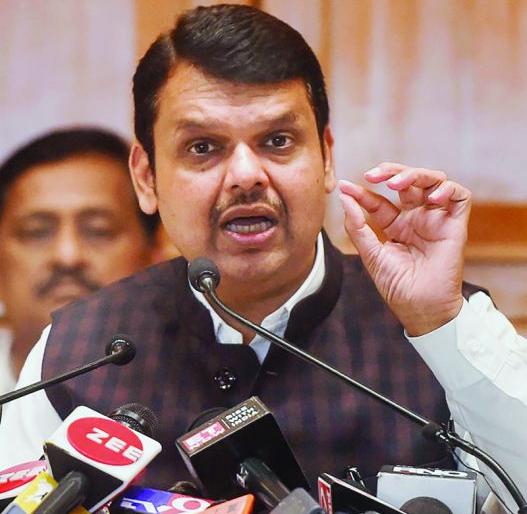 Phones of BJP leaders tapped from Madhya Pradesh: Devendra Fadnavis accused | मध्य प्रदेशातून भाजप नेत्यांचे फोन 'टॅप' झाले  : देवेंद्र फडणवीसांचा आरोप Phones of BJP leaders tapped from Madhya Pradesh: Devendra Fadnavis accused | मध्य प्रदेशातून भाजप नेत्यांचे फोन 'टॅप' झाले  : देवेंद्र फडणवीसांचा आरोप