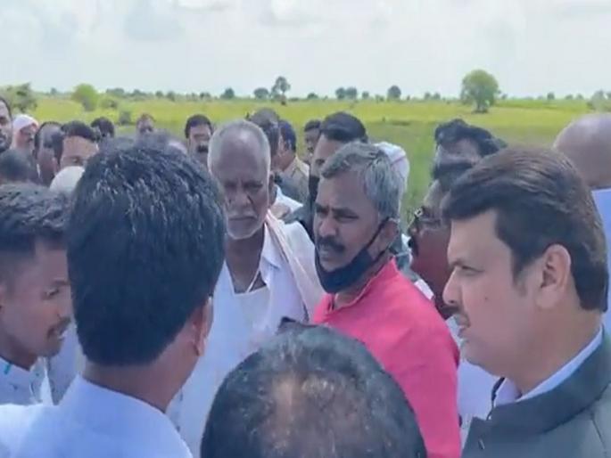 shiv sena saamna editorial criticize devendra fadnavis over his Drought tour marathwada | "पूरग्रस्तांचे सांत्वन हा एक ‘मुखवटा’ होता आणि त्याआड दडलेले राजकारण हा ‘चेहरा’ होता का?" shiv sena saamna editorial criticize devendra fadnavis over his Drought tour marathwada | "पूरग्रस्तांचे सांत्वन हा एक ‘मुखवटा’ होता आणि त्याआड दडलेले राजकारण हा ‘चेहरा’ होता का?"