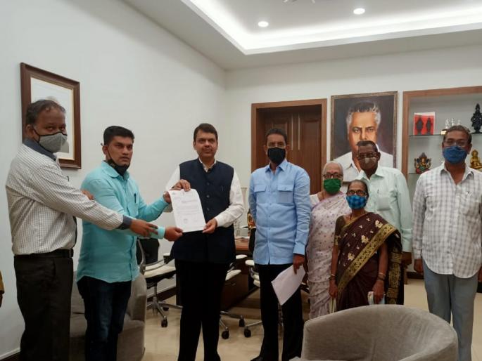 Notice to vacate homes to retired police during the Corona period Demand to Fadnavis to get justice | कोरोना काळात निवृत्त पोलिसांना घरे रिकामी करण्याची नोटीस; न्याय मिळवून देण्याची फडणवीसांकडे मागणी Notice to vacate homes to retired police during the Corona period Demand to Fadnavis to get justice | कोरोना काळात निवृत्त पोलिसांना घरे रिकामी करण्याची नोटीस; न्याय मिळवून देण्याची फडणवीसांकडे मागणी