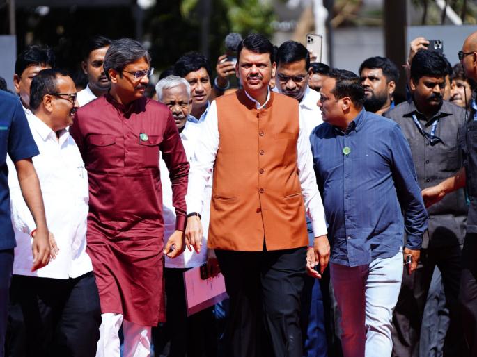After Dhananjay Munde, Vijay Vadettiwar, Sanjay Raut make serious allegations against Jayakumar Gore over women molestion | मुंडे यांच्यानंतर आणखी एक मंत्री गोत्यात; महिलेला विवस्त्र फोटो पाठवल्याचा गंभीर आरोप After Dhananjay Munde, Vijay Vadettiwar, Sanjay Raut make serious allegations against Jayakumar Gore over women molestion | मुंडे यांच्यानंतर आणखी एक मंत्री गोत्यात; महिलेला विवस्त्र फोटो पाठवल्याचा गंभीर आरोप