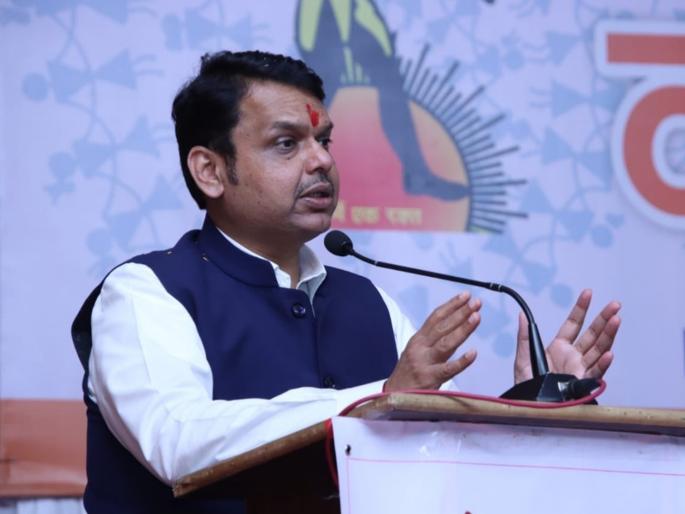 Devendra Fadnavis Attended Devgiri Ashram Karyakarta MahaSammelan at Auranagabad | बुद्धिभेद करणाऱ्या फुटीरतावादी विचारांपासून सावध राहा : फडणवीस Devendra Fadnavis Attended Devgiri Ashram Karyakarta MahaSammelan at Auranagabad | बुद्धिभेद करणाऱ्या फुटीरतावादी विचारांपासून सावध राहा : फडणवीस