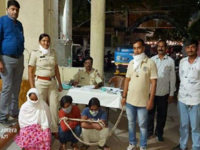 Attempt to sell fake gold foiled in Nagpur: Gang busted | नागपुरात बनावट सोने विकण्याचा प्रयत्न फसला : टोळीचा पर्दाफाश Attempt to sell fake gold foiled in Nagpur: Gang busted | नागपुरात बनावट सोने विकण्याचा प्रयत्न फसला : टोळीचा पर्दाफाश