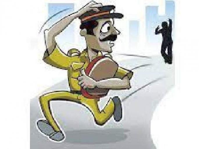 Fake cops trick 4 senior citizens to rob valuables in nagpur | 'तोतयां'मुळे पोलिसांच्या नाकीनऊ, दिवसभरात चार नागरिकांना लुटले Fake cops trick 4 senior citizens to rob valuables in nagpur | 'तोतयां'मुळे पोलिसांच्या नाकीनऊ, दिवसभरात चार नागरिकांना लुटले