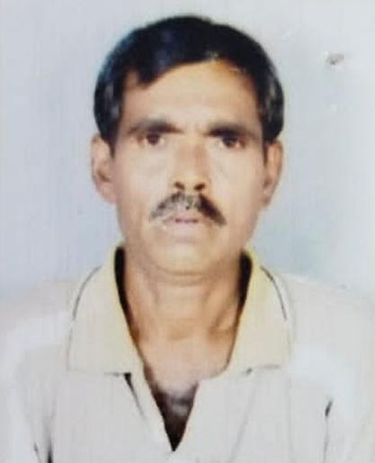 Shocked to see the huge damage caused by the heavy rains, the farmer poisoned himself | मुसळधार पावसाने झालेले प्रचंड नुकसान पाहून धक्का बसलेल्या शेतकऱ्याने केले विषप्राशन