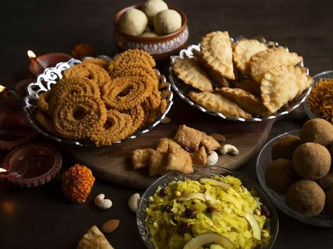 Grandson from abroad will taste the snacks from grandmother's hands | आजीच्या हातचा फराळ परदेशातला नातू चाखणार Grandson from abroad will taste the snacks from grandmother's hands | आजीच्या हातचा फराळ परदेशातला नातू चाखणार