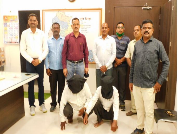 Two accused of Jwalasingh gang have been arrested who robbery 29 years ago in Kolhapur | कोल्हापूर येथे २९ वर्षांपूर्वी दरोडा टाकून फरार झालेले ज्वालासिंगच्या टोळीतील दोन आरोपी पुण्यात जेरबंद Two accused of Jwalasingh gang have been arrested who robbery 29 years ago in Kolhapur | कोल्हापूर येथे २९ वर्षांपूर्वी दरोडा टाकून फरार झालेले ज्वालासिंगच्या टोळीतील दोन आरोपी पुण्यात जेरबंद